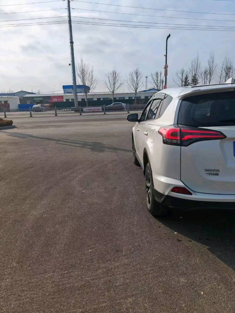 枣庄19年丰田RAV4荣放3