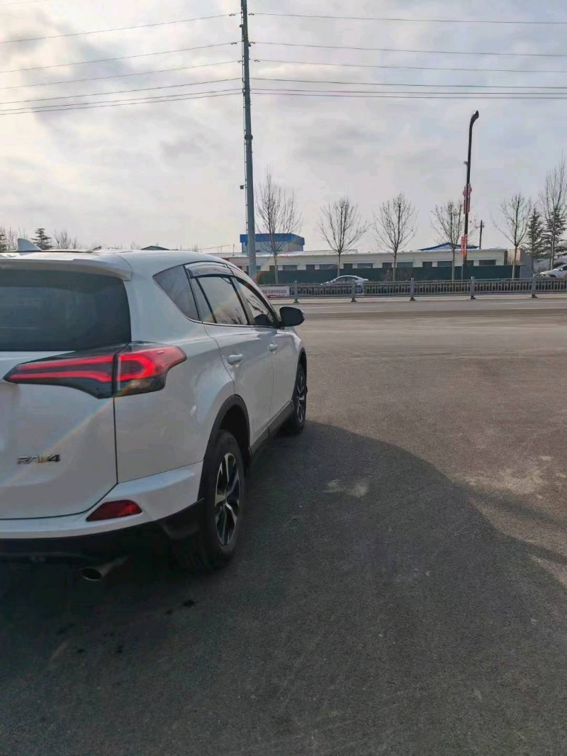枣庄19年丰田RAV4荣放6