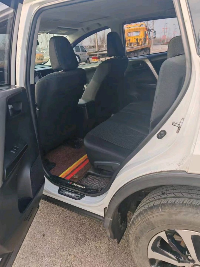 枣庄19年丰田RAV4荣放8
