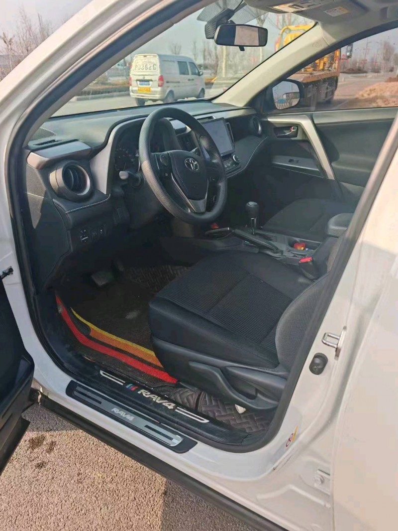 枣庄19年丰田RAV4荣放9