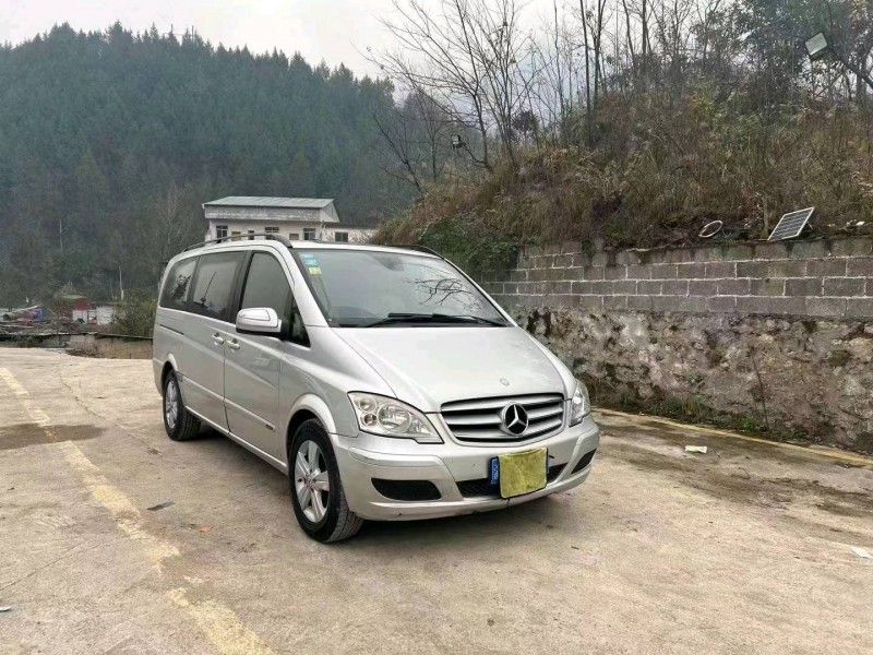 重庆12年奔驰唯雅诺2