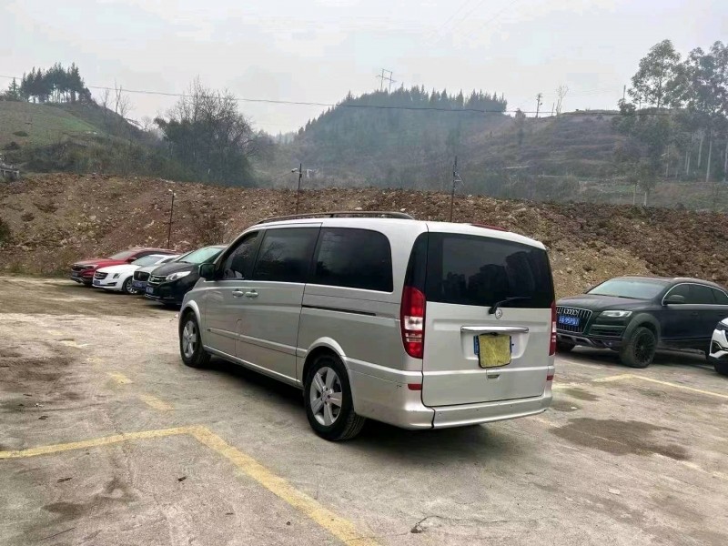重庆12年奔驰唯雅诺7
