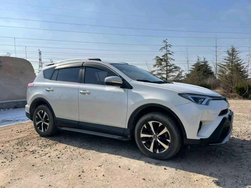 枣庄17年丰田RAV4荣放3
