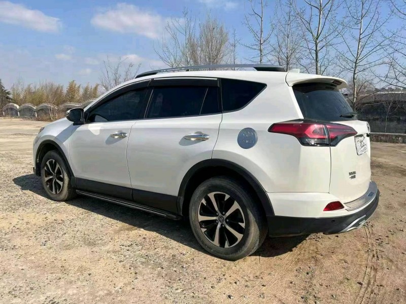 枣庄17年丰田RAV4荣放6