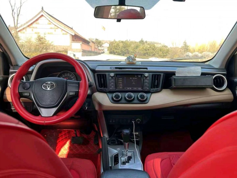 枣庄17年丰田RAV4荣放9