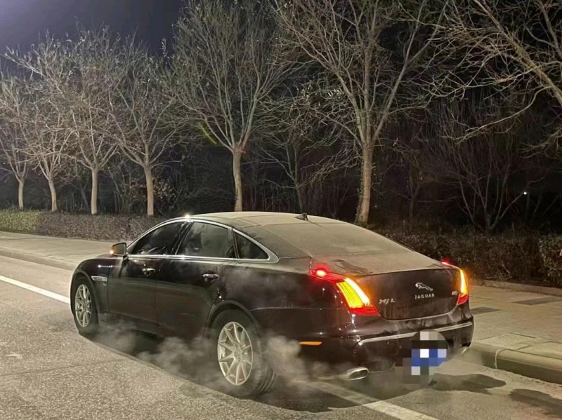 天津13年捷豹XJ8