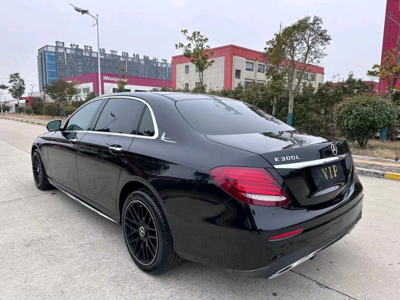 盐城18年奔驰E8