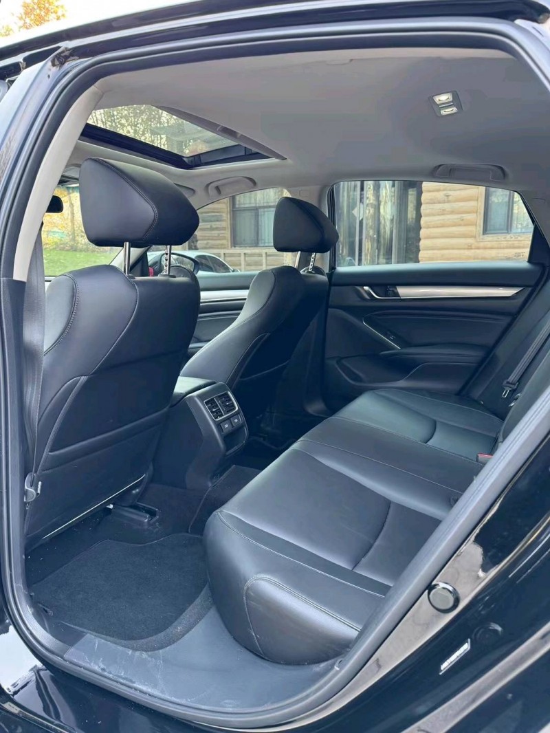 邢台23年本田雅阁6