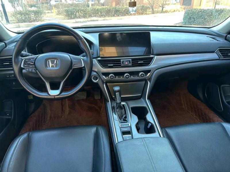 邢台23年本田雅阁8