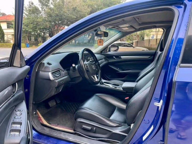 东莞18年本田雅阁4