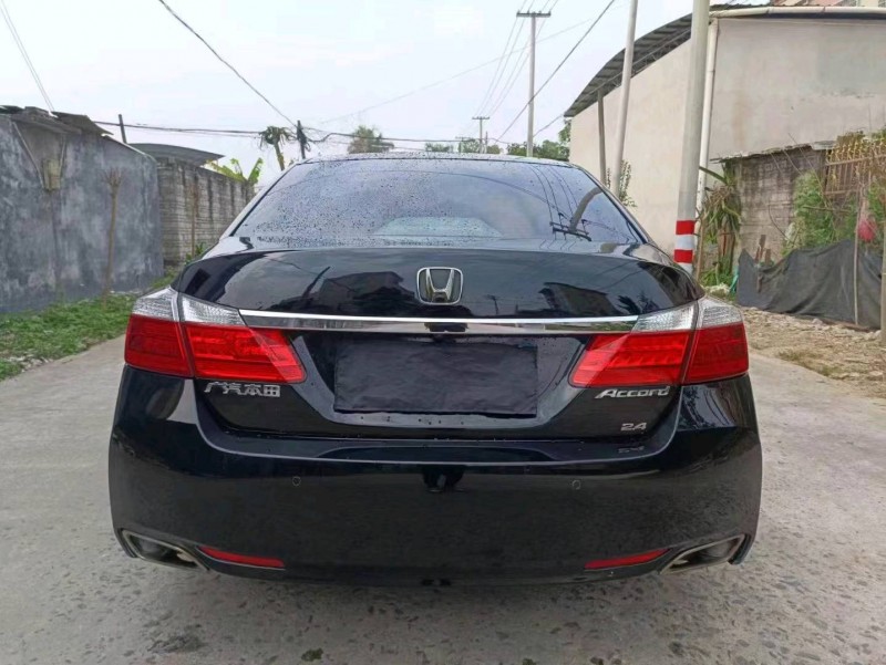 珠海14年本田雅阁9