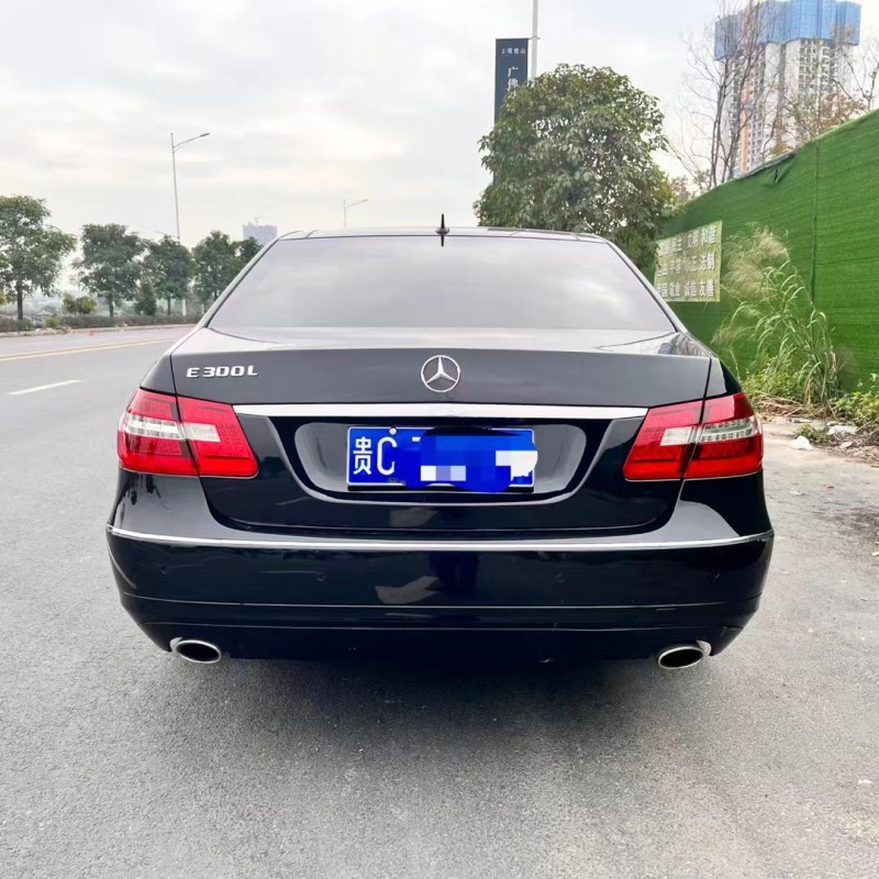 广州12年奔驰E8