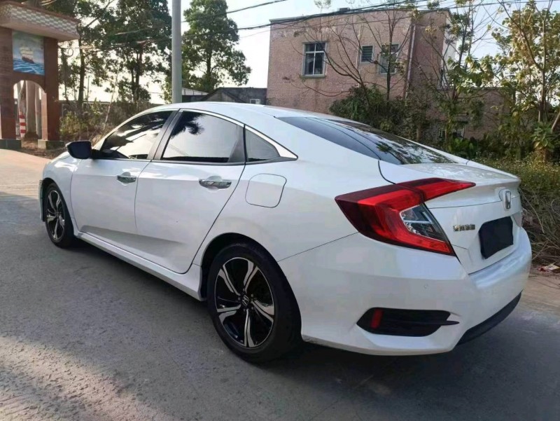 深圳17年本田思域5