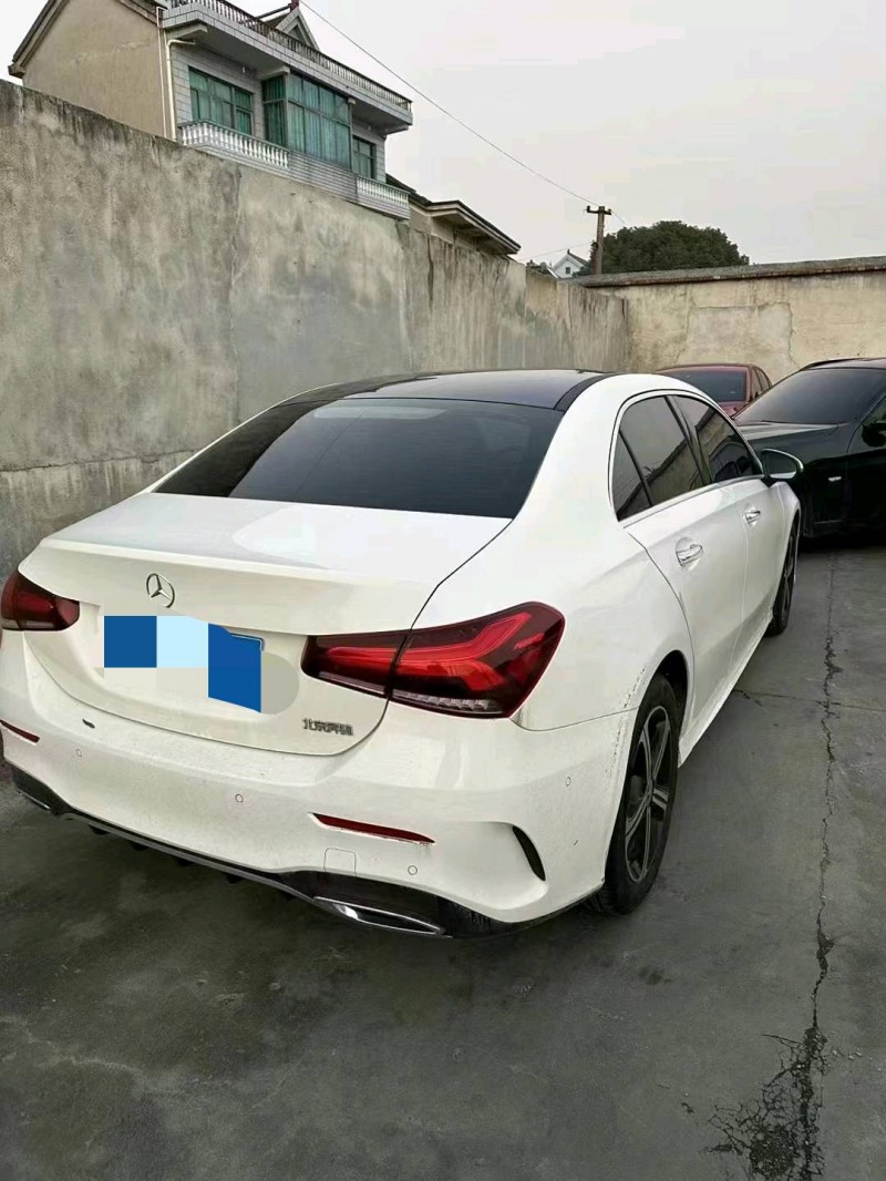 嘉兴23年奔驰A4