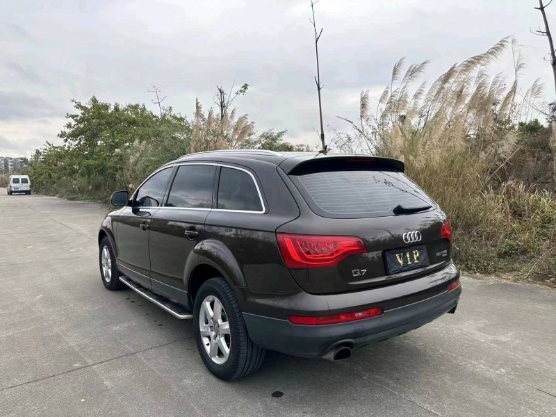 广州15年奥迪Q78