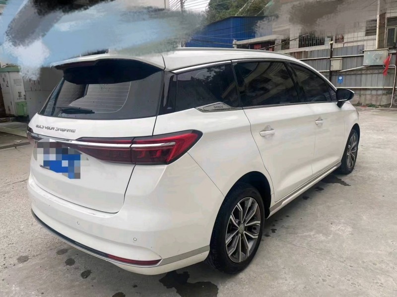 广州21年比亚迪宋9