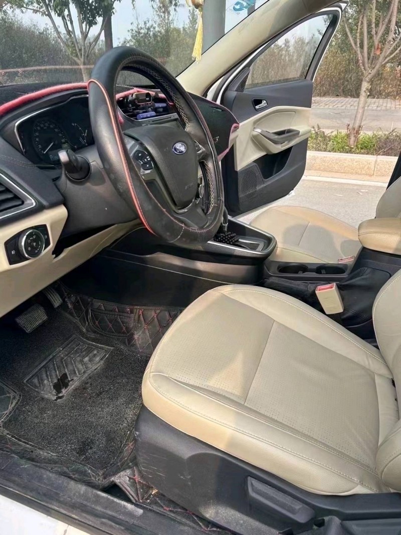 枣庄18年福特福睿斯4