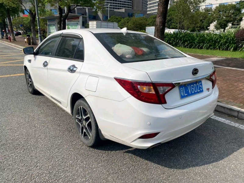 东莞15年比亚迪速锐4