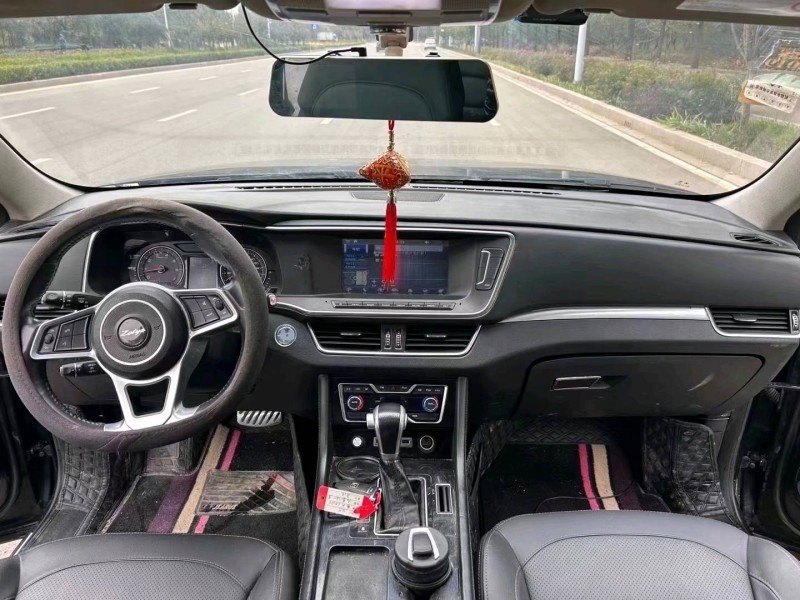 枣庄17年众泰T6006