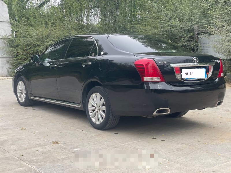 济宁11年丰田皇冠7