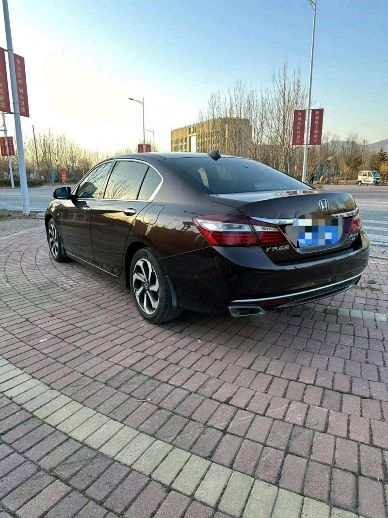 邯郸16年本田雅阁7