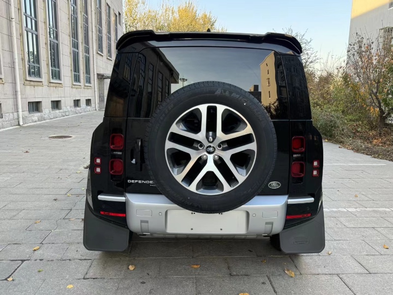 邯郸23年路虎卫士3