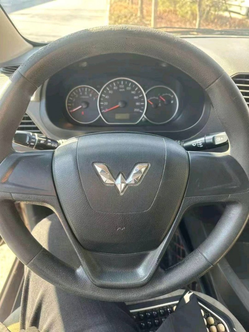 淄博17年五菱汽車宏光8