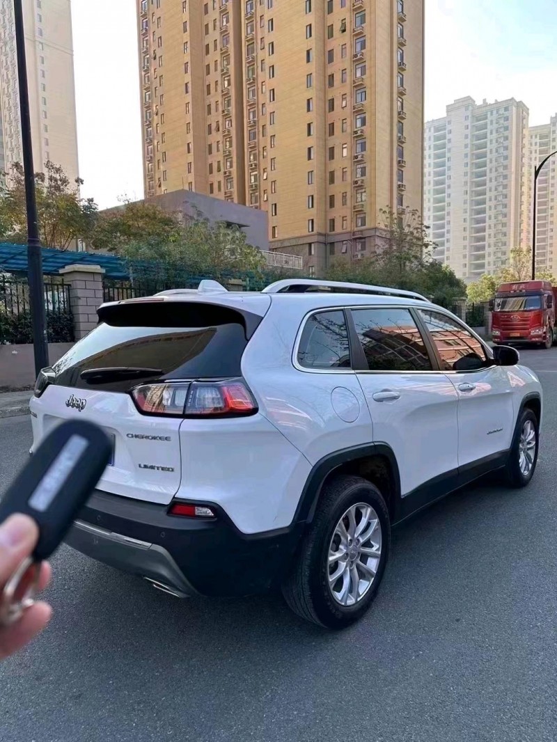 广州20年Jeep自由光3