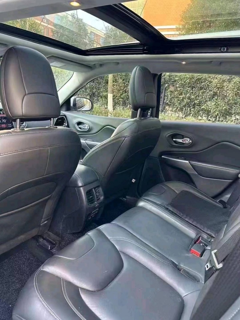 广州20年Jeep自由光5