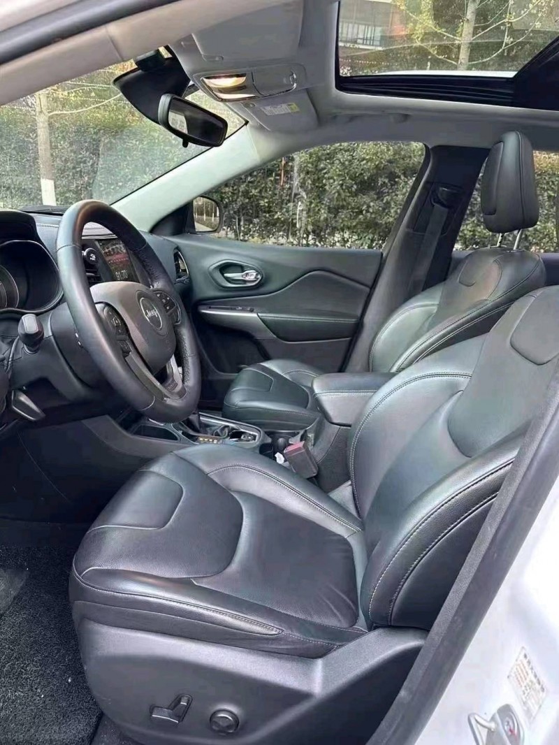 广州20年Jeep自由光8