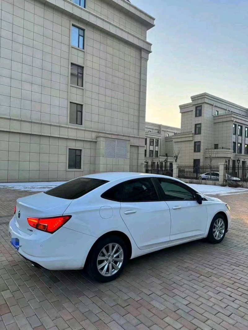 枣庄17年别克威朗5