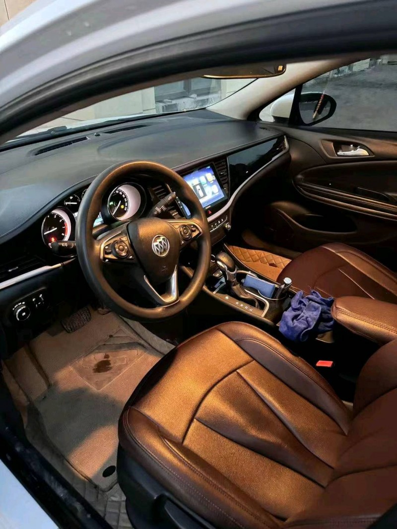 枣庄17年别克威朗8