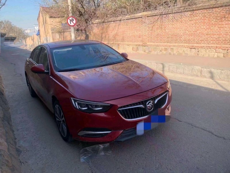 青岛18年别克君威2