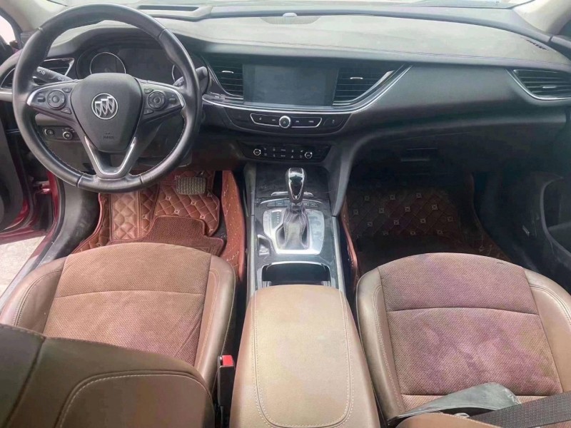 青岛18年别克君威5