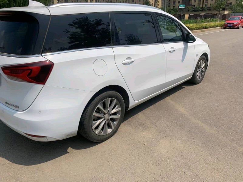 临沂22年别克GL67