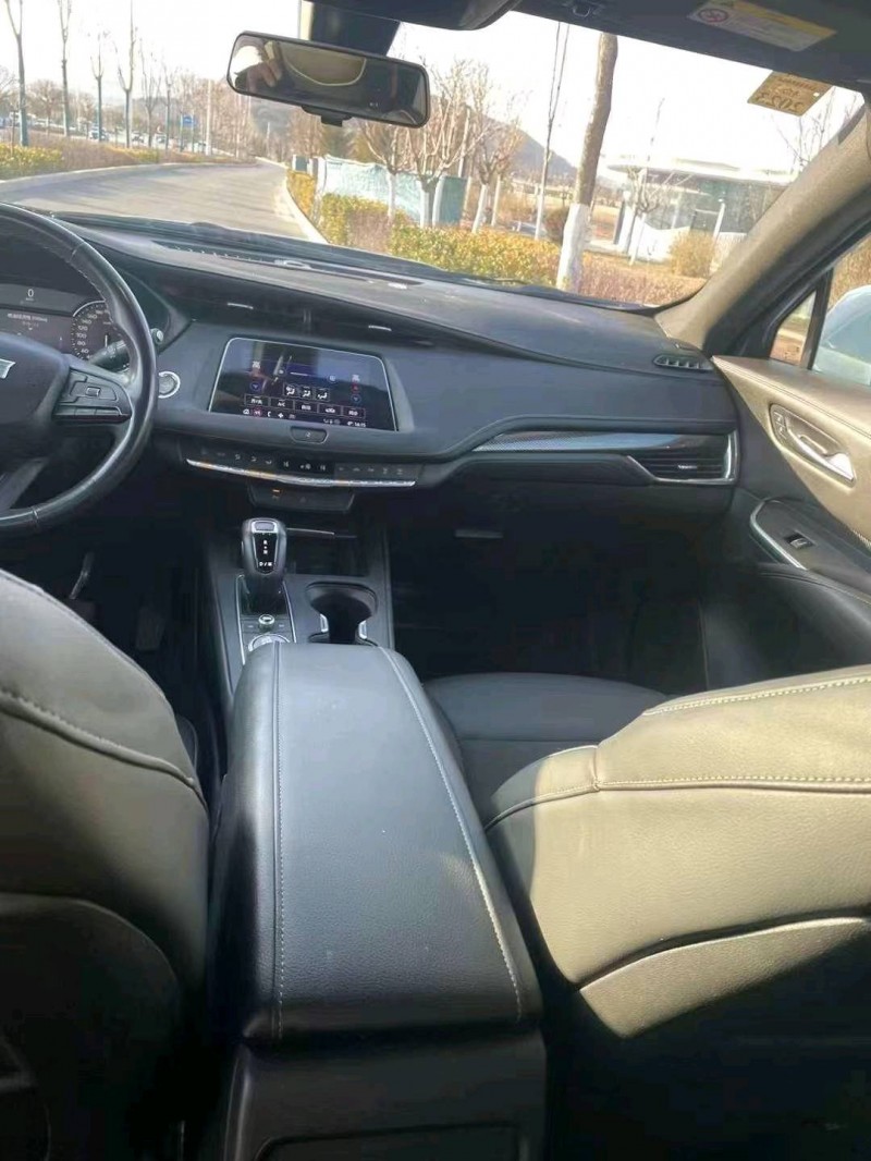 金昌19年凱迪拉克XT47
