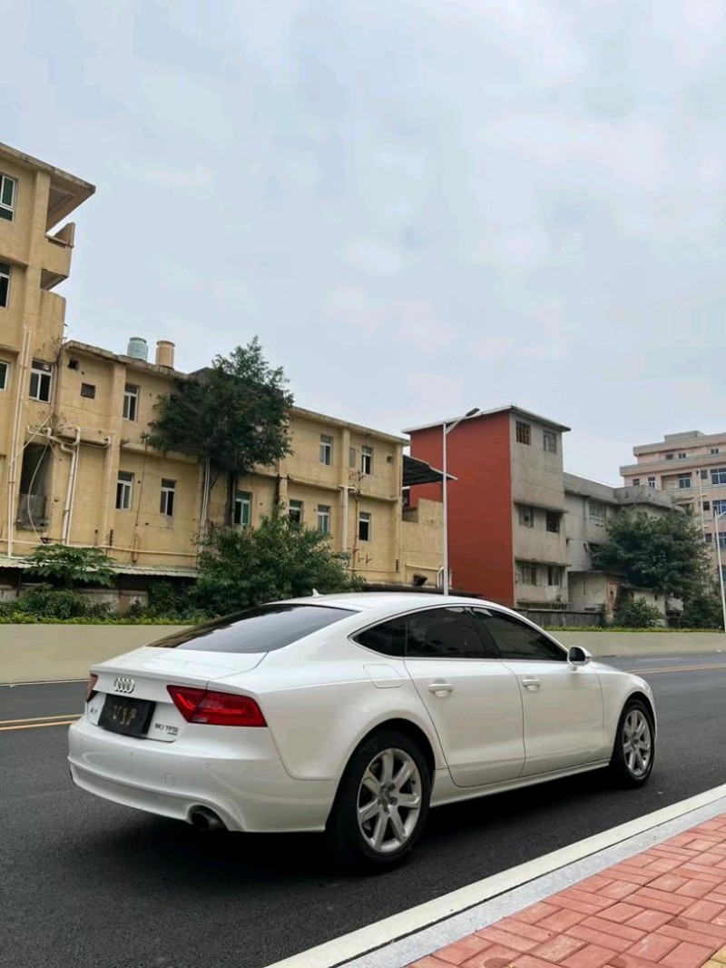 东莞14年奥迪A7L8