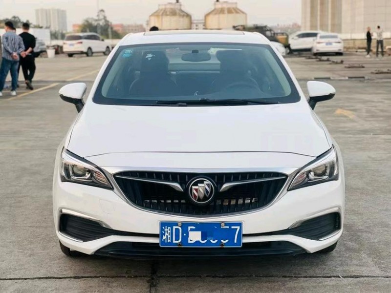 东莞17年别克威朗1