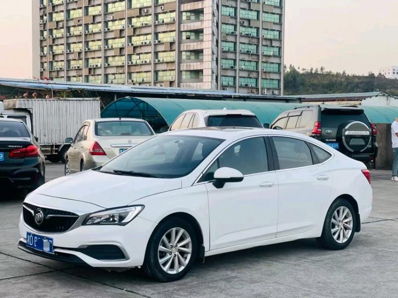 东莞17年别克威朗3