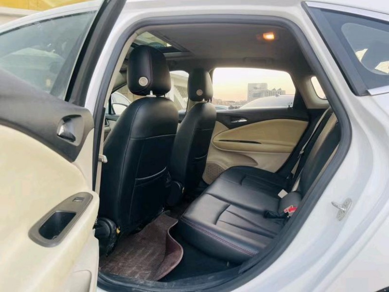 东莞17年别克威朗6