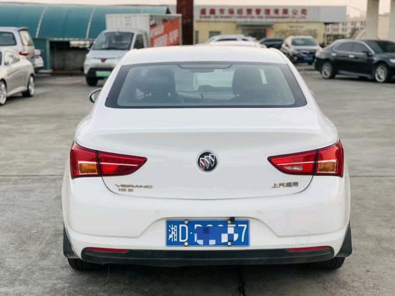 东莞17年别克威朗9