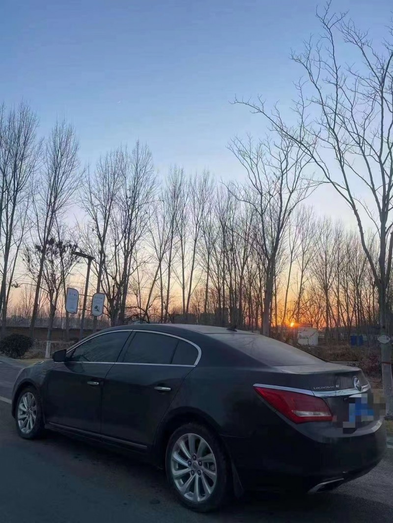 济宁14年别克君越4