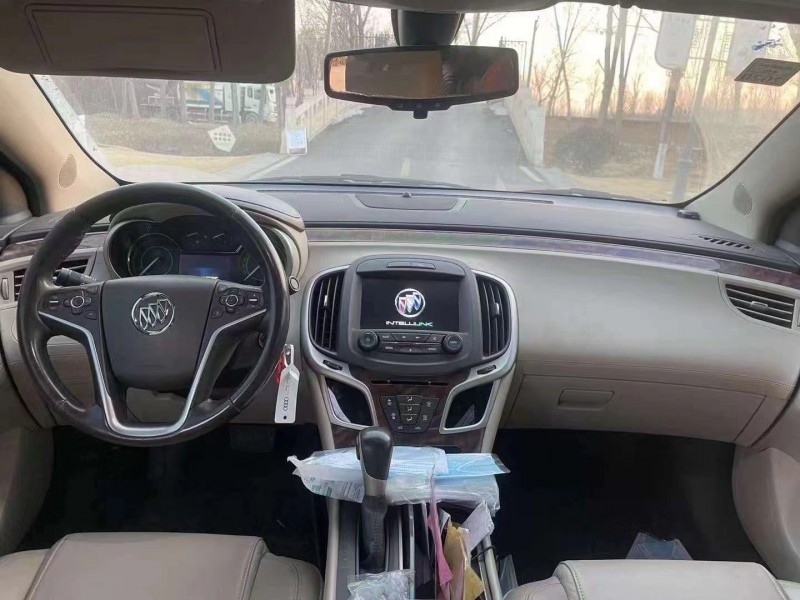 济宁14年别克君越7