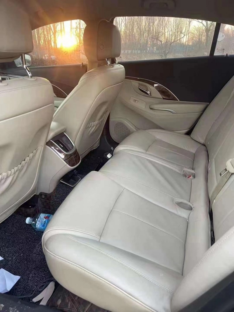 济宁14年别克君越8