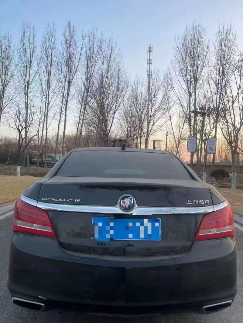 济宁14年别克君越9