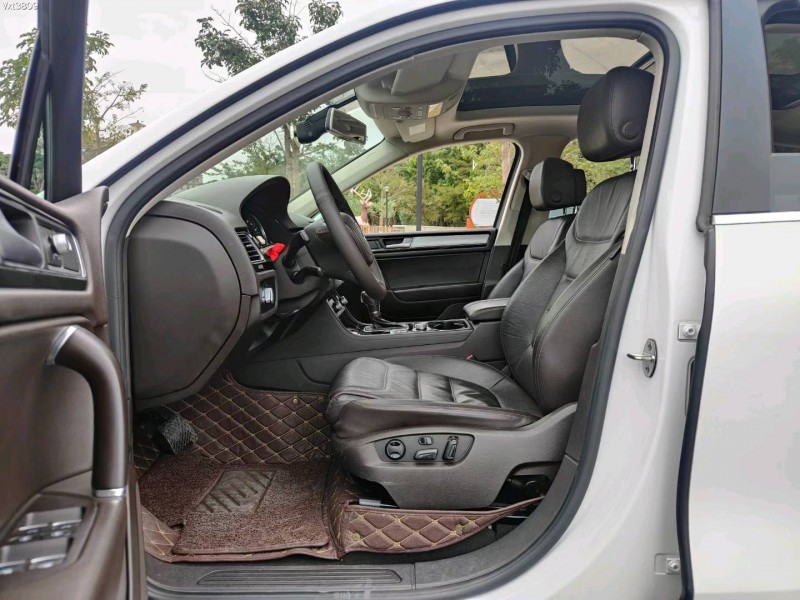 东莞16年大众途锐4