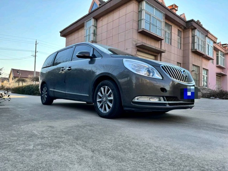 青岛13年别克GL82