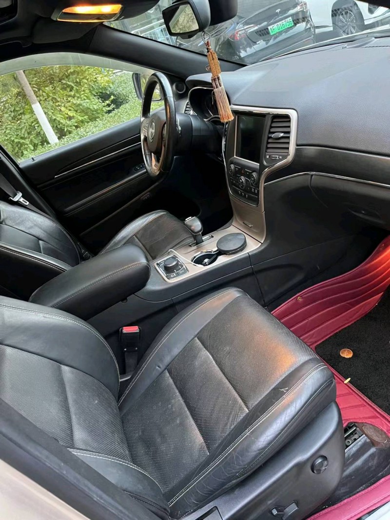 烟台14年Jeep大切诺基5