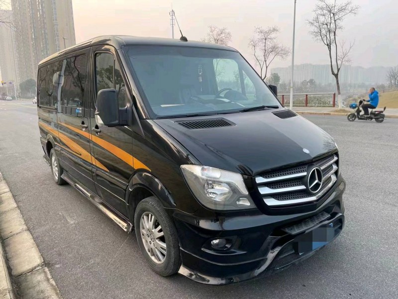 武汉17年奔驰斯宾特2