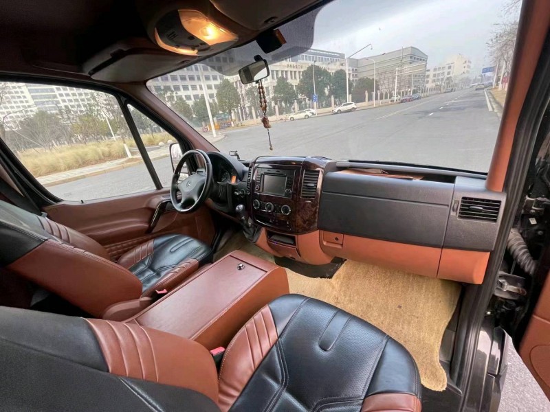 武汉17年奔驰斯宾特4